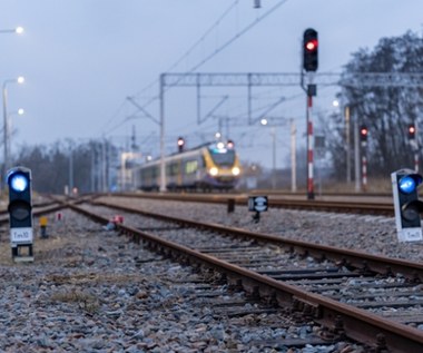 Prawie 500 osób ewakuowanych z pociągu. W środku podejrzany pakunek