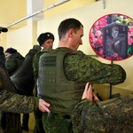Prawie cała wieś została wysłana na wojnę. Na cmentarzu wykopano doły