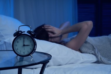 Prawie co trzeci Polak cierpi na bezsenność. Ile powinien trwać zdrowy sen?