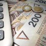 Prawie miliard złotych mniej na 800 plus. Rząd przedstawił projekt budżetu