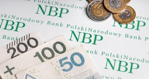 Prawie milion rocznie. NBP ujawniło zarobki członków zarządu