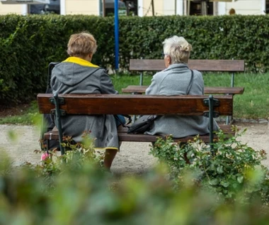 Prawie milion seniorów zyska od 1 lipca. ZUS wypłaci im pieniądze po małżonku 