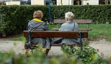 Prawie milion seniorów zyska od 1 lipca. ZUS wypłaci im pieniądze po małżonku 