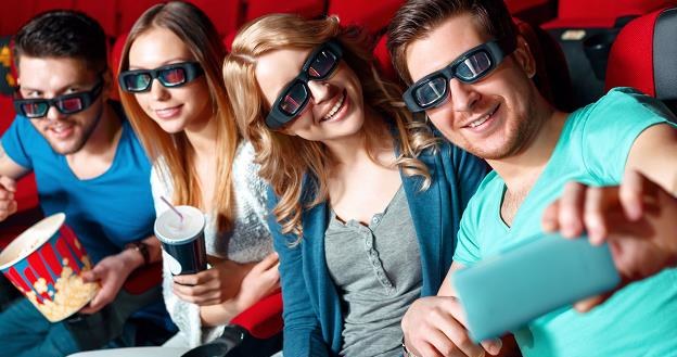 Prawie połowa bywalców kin lubi wyświetlane w nich reklamy /&copy;123RF/PICSEL