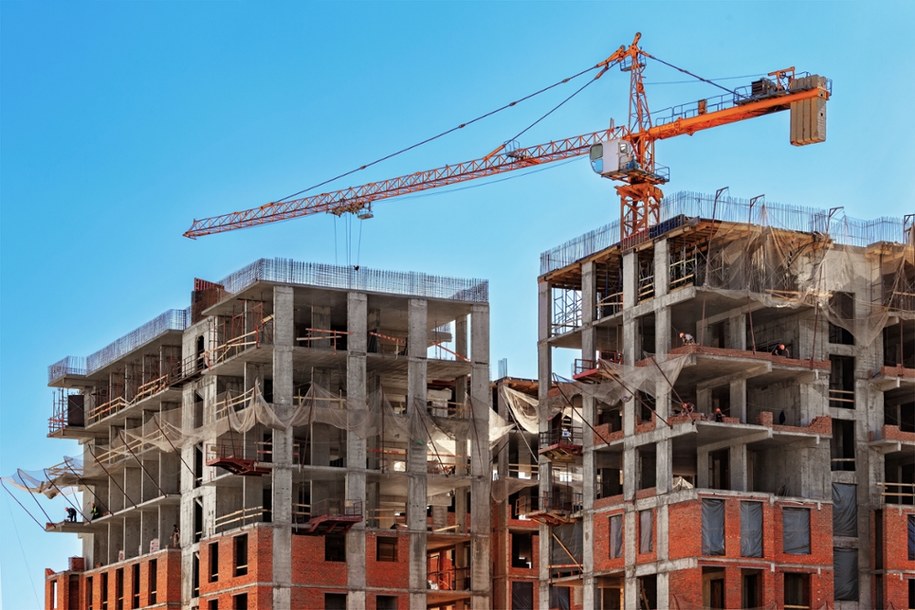 Prawie promil alkoholu w organizmie miał operator 40-metrowego dźwigu na budowie przy ul. Ziętka w Rudzie Śląskiej - Goduli (zdjęcie ilustracyjne) /Shutterstock