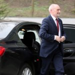 Prawo jazdy zabrane, kilometrówka wypłacona. Macierewicz dostał 18 tys. zł