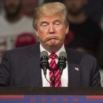 Prawybory w USA: Donald Trump wciąż na prowadzeniu, ale jego notowania słabną
