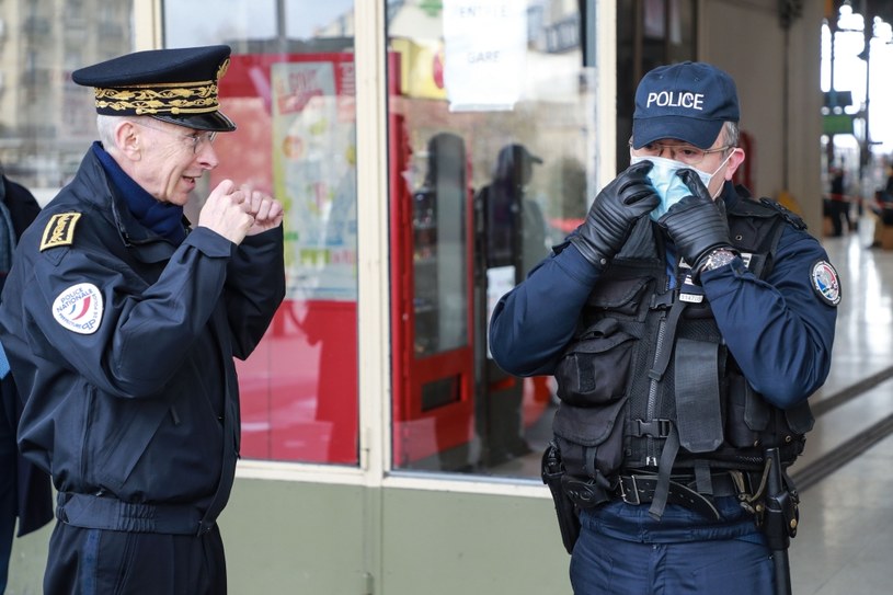 Prefekt paryskiej policji Didier Lallement  (z lewej) /AFP