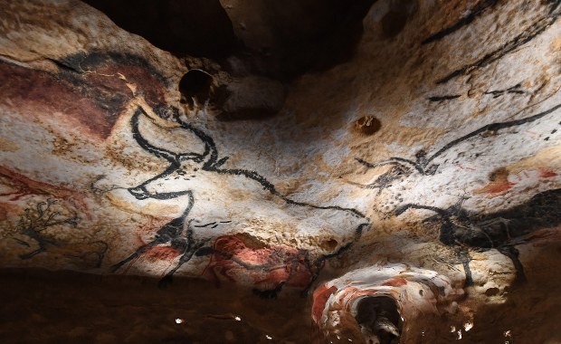 Prehistoryczna "Kaplica Sykstyńska" ocalona! Bezcenne malowidła odzyskały świetność