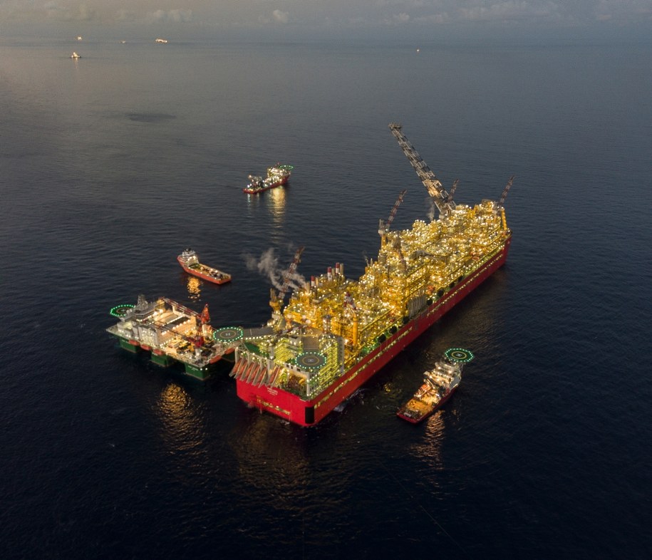 Prelude FLNG /Shutterstock