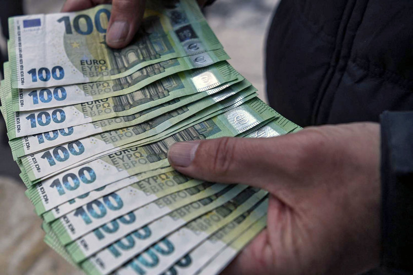 Premie do wysokości 3000 euro będą wolne od podatku (zdj. ilustracyjne) /OZAN KOSE /AFP