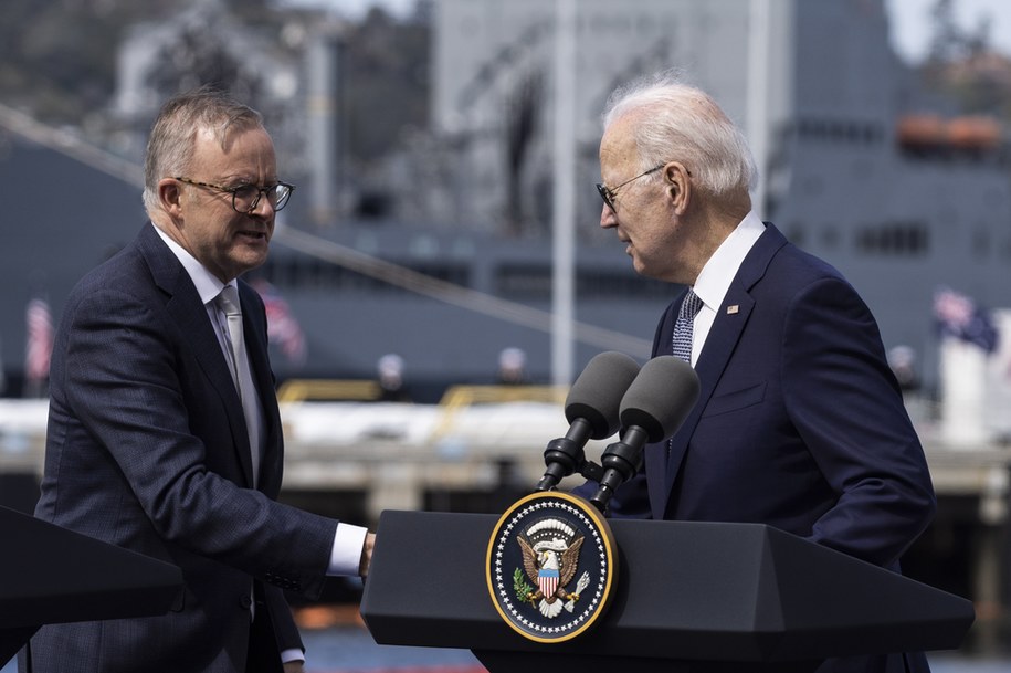 Premier Australii Anthony Albanese i prezydent USA Joe Biden /ETIENNE LAURENT /PAP/EPA