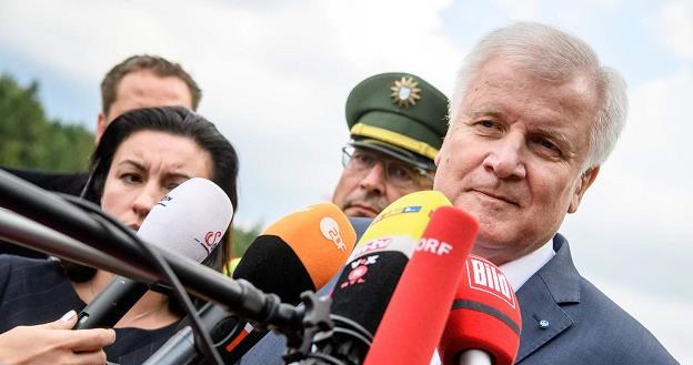 Premier Bawarii Horst Seehofer /AFP