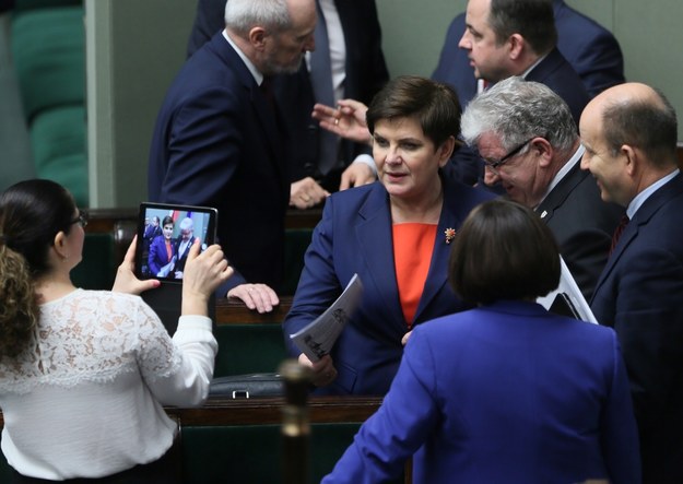 Premier Beata Szydło i jej ministrowie w Sejmie /Leszek Szymański /PAP