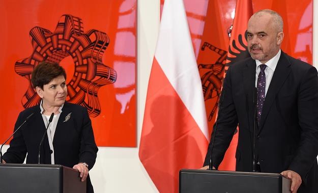 Premier Beata Szydło (L) i premier Albanii Edi Rama (P) /PAP