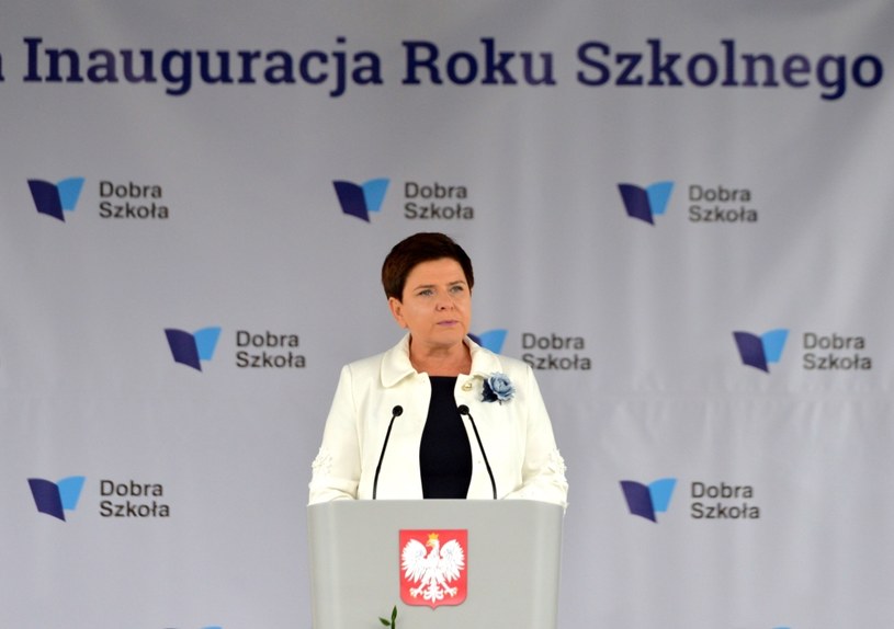 Premier Beata Szydło podczas ogólnopolskiej inauguracji nowego roku szkolnego w Dobrzechowie w woj. podkarpackim /PAP