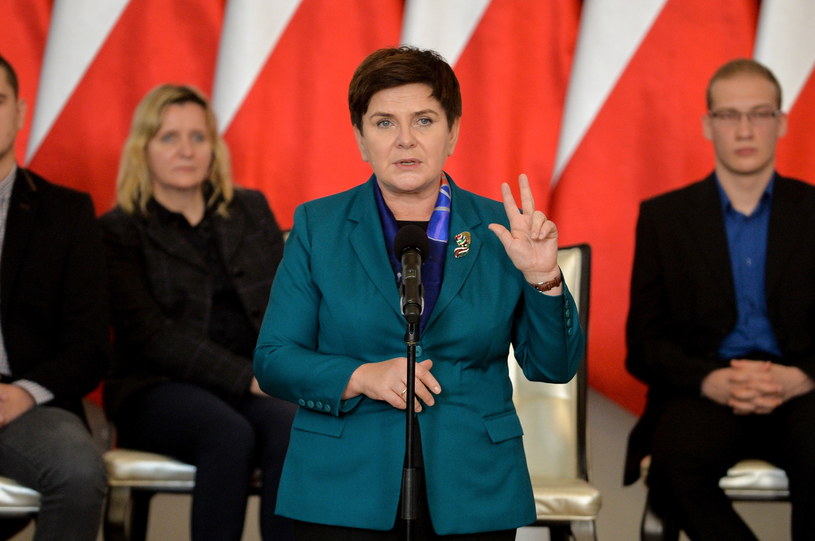 Premier Beata Szydło podczas spotkania z mieszkańcami w Siedlcach /Marcin Obara /PAP