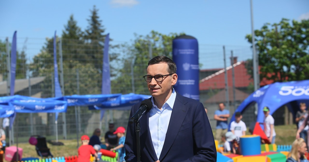 Premier: Bezpieczeństwo finansowe rodzin jest naszym oczkiem w głowie