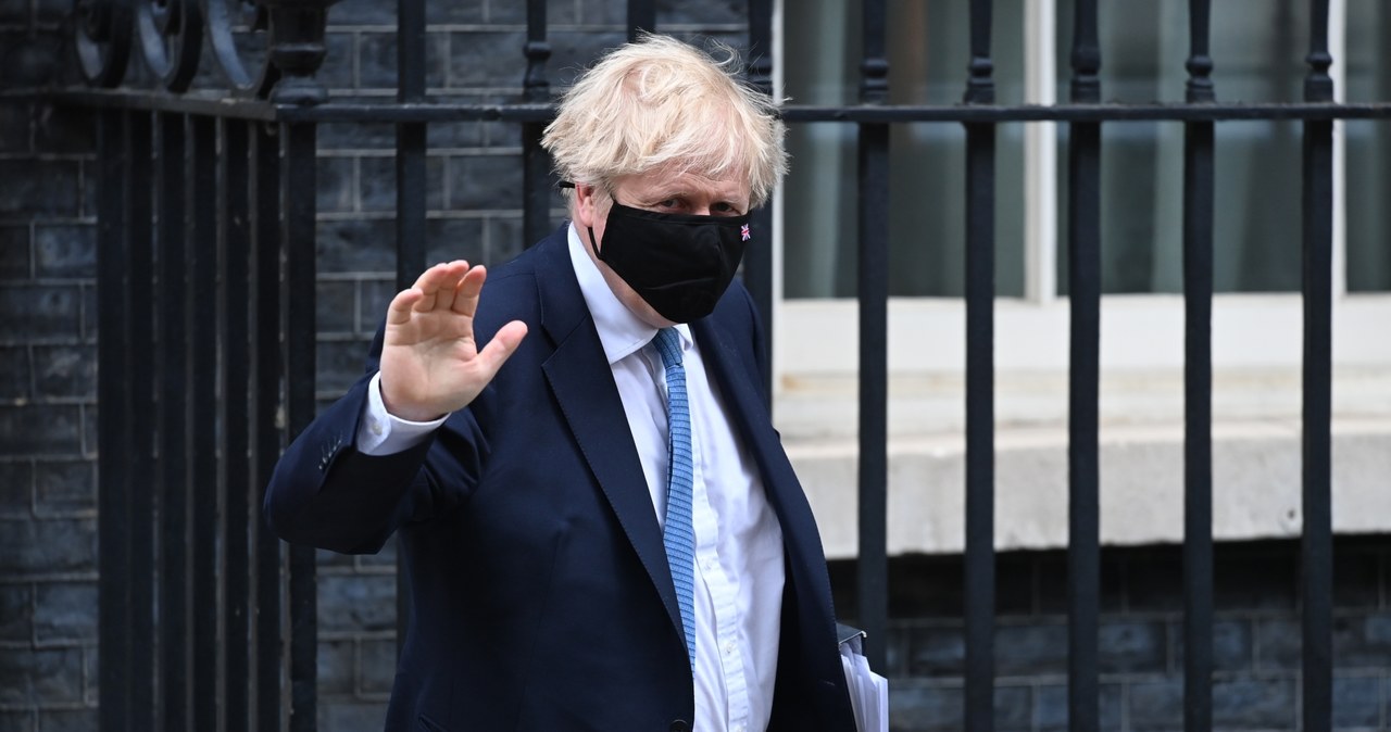 Premier Boris Johnson na Downing Street /ANADOLU AGENCY /Getty Images