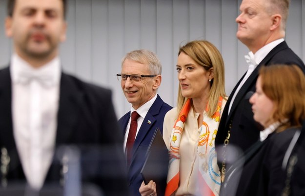 Premier Bułgarii Nikołaj Denkow i Roberta Metsola w Parlamencie Europejskim /RONALD WITTEK /PAP/EPA