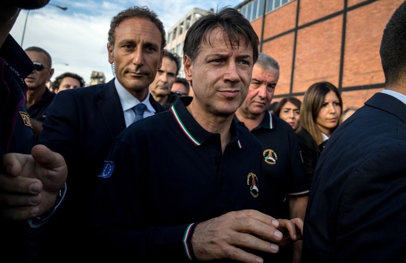 Premier Conte na miejscu tragedii w Genui /AFP