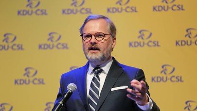 Premier Czech: Wstrzymując dostawy gazu do Polski, Rosja łamie porozumienia