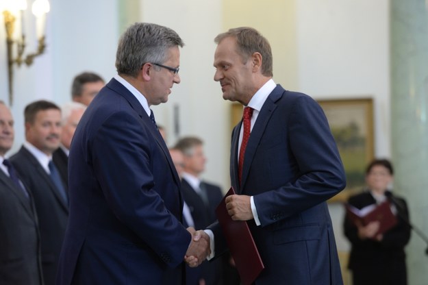 Premier Donald Tusk i Bronisław Komorowski /Jacek Turczyk /PAP