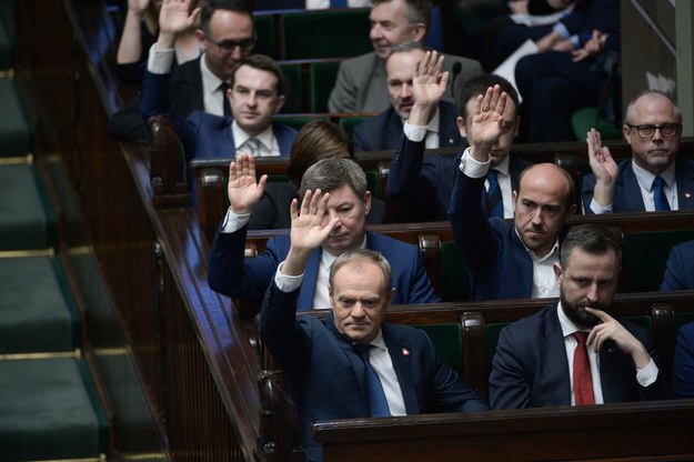 Premier Donald Tusk i członkowie rządu na sali sejmowej / 	Marcin Obara  /PAP