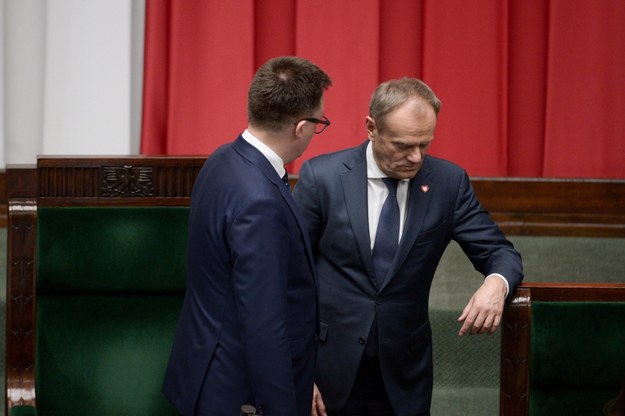 Premier Donald Tusk i marszałek Sejmu Szymon Hołownia /Marcin Obara /PAP