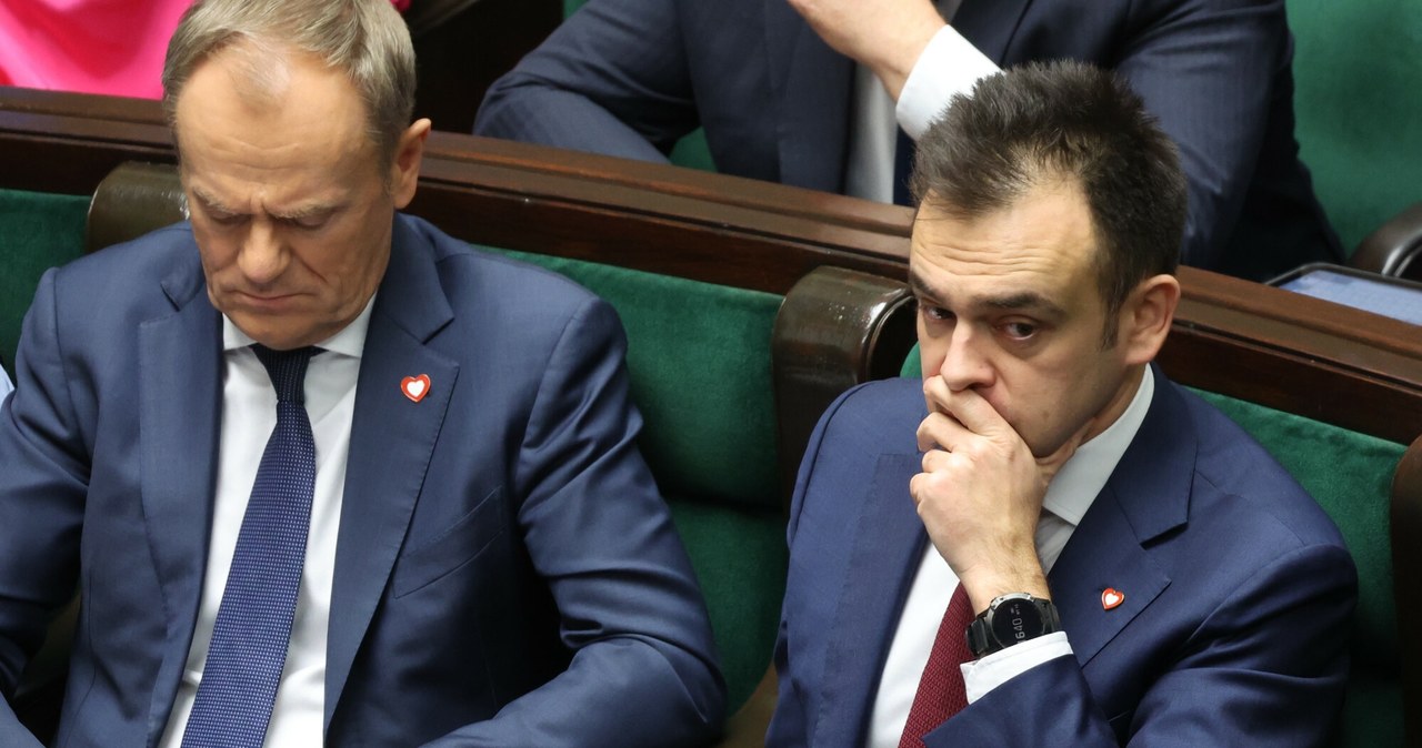 Premier Donald Tusk i minister finansów Andrzej Domański mają nad czym myśleć, jeśli chodzi o potrzeby pożyczkowe w tym roku /Reporter