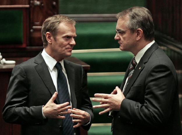 Premier Donald Tusk i minister goospodarki Waldemar Pawlak (z prawej) /AFP