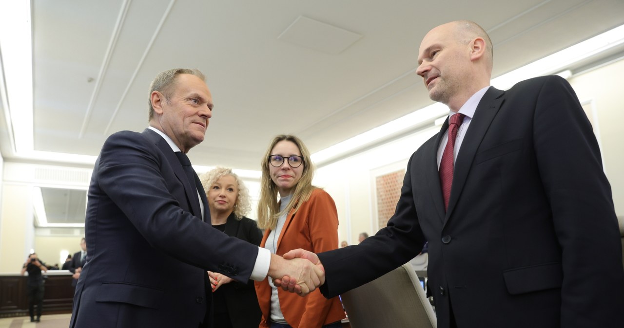Premier Donald Tusk i minister rozwoju i technologii Krzysztof Hetman / 	Rafał Guz    /PAP