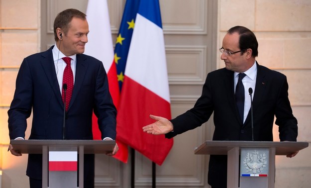 Premier Donald Tusk i prezydent Francois Hollande /IAN LANGSDON /PAP/EPA