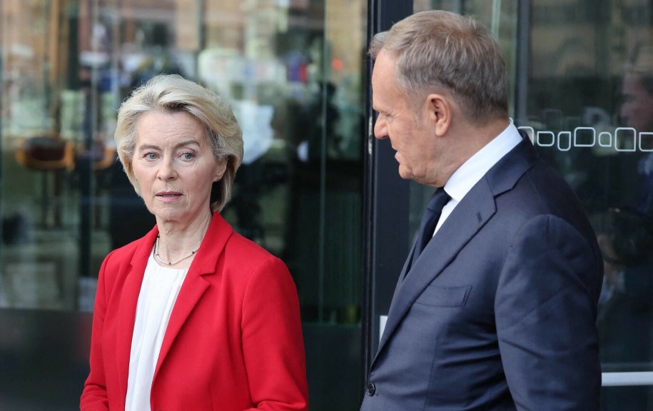 Premier Donald Tusk i szefowa Komisji Europejskiej Ursula von der Leyen /LUDOVIC MARIN /AFP/EAST NEWS