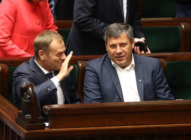 Premier Donald Tusk i wicepremier i minister gospodarki Janusz Piechociński /Tomasz Gzell /PAP