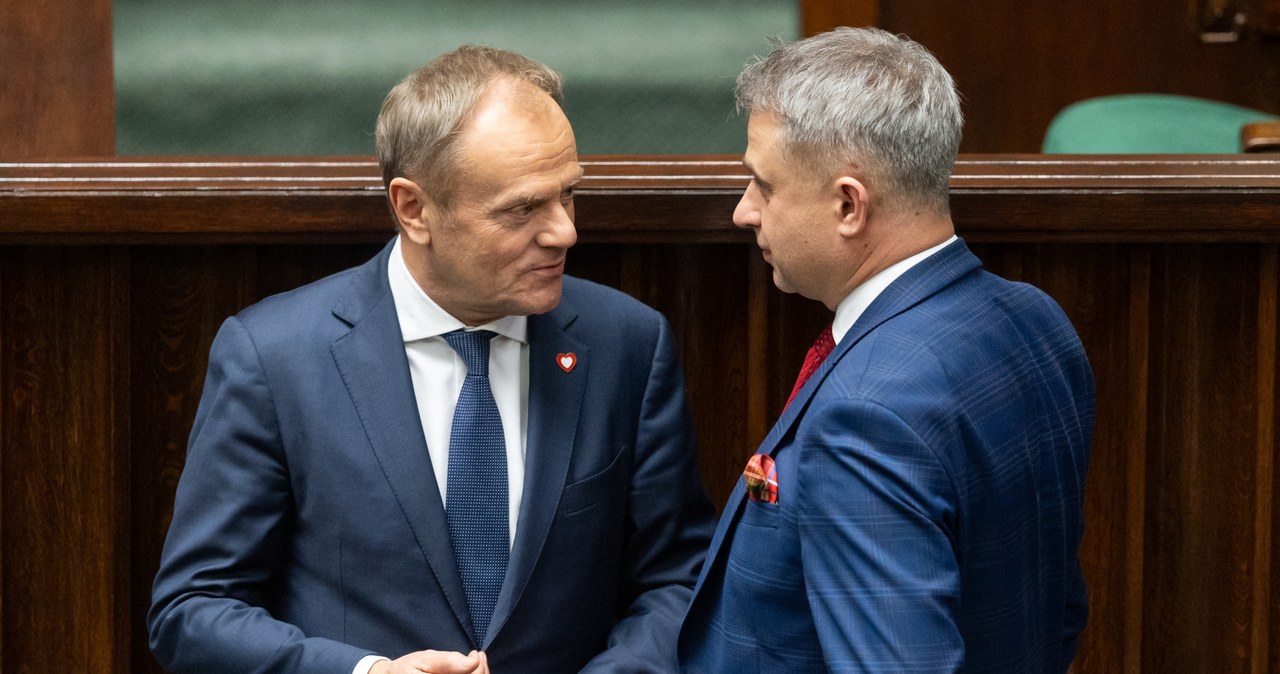 Premier Donald Tusk i wicepremier Krzysztof Gawkowski. Rząd ma świadomość, że musi szybko pracować nad budżetem na 2024 r. /FOTO OLIMPIK / NurPhoto /AFP