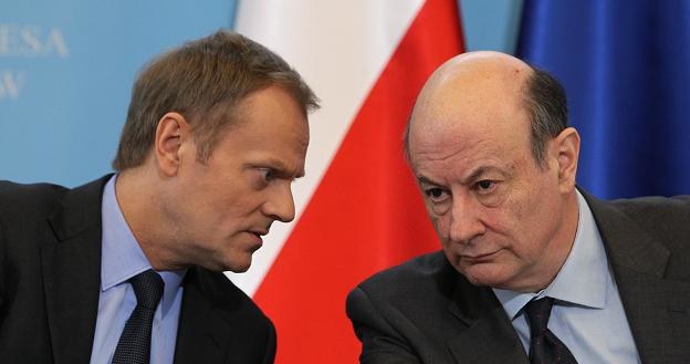 Premier Donald Tusk (L) i wicepremier, minister finansów Jacek Rostowski (P) /PAP