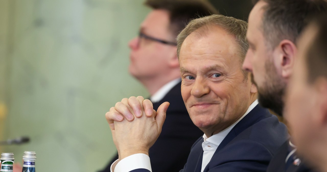 Premier Donald Tusk pobiera trzy emerytury. Wiadomo, o ile po marcowej waloryzacji wzrośnie świadczenie wypłacane mu przez ZUS /Jacek Domiński /Reporter