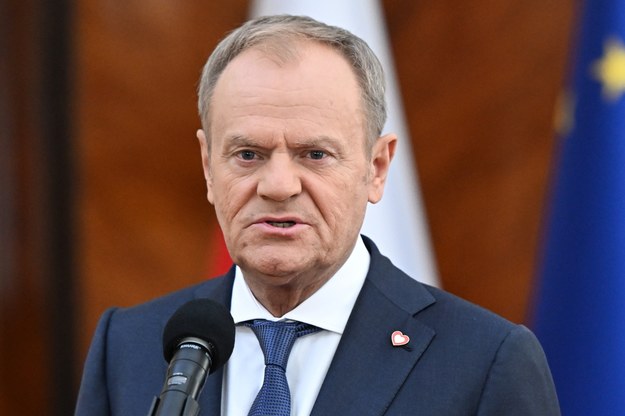 Premier Donald Tusk podczas konferencji prasowej po posiedzeniu rządu /Radek Pietruszka /PAP