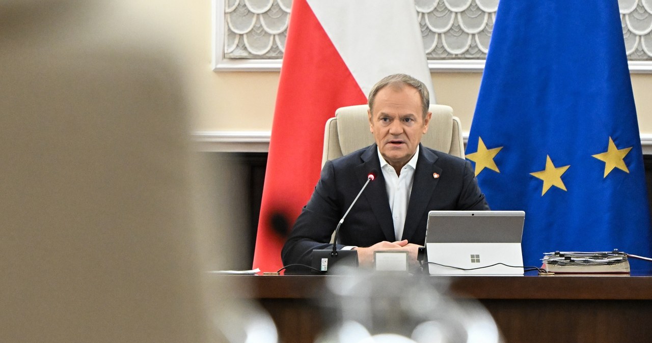 Premier Donald Tusk podczas posiedzenia rządu 31 grudnia 2024 r. /Radek Pietruszka /PAP