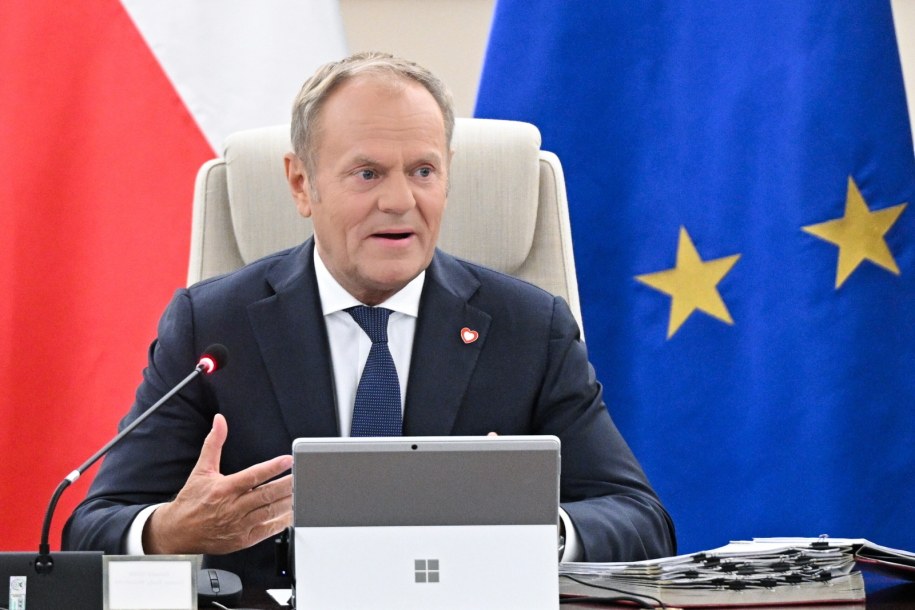 Premier Donald Tusk podczas posiedzenia rządu /Radek Pietruszka /PAP