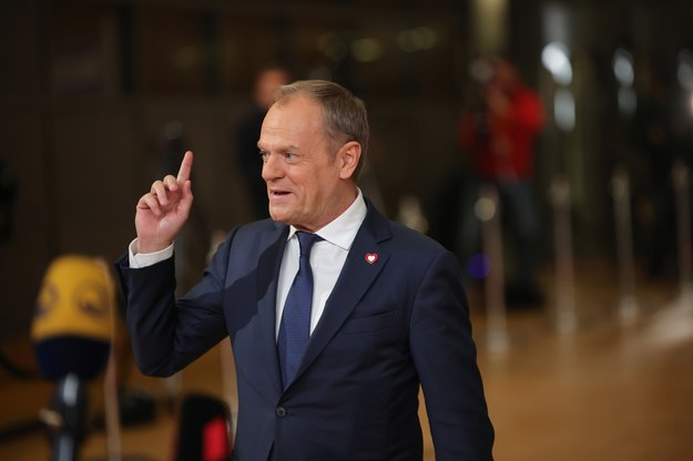 Premier Donald Tusk w Brukseli /OLIVIER MATTHYS    /PAP/EPA