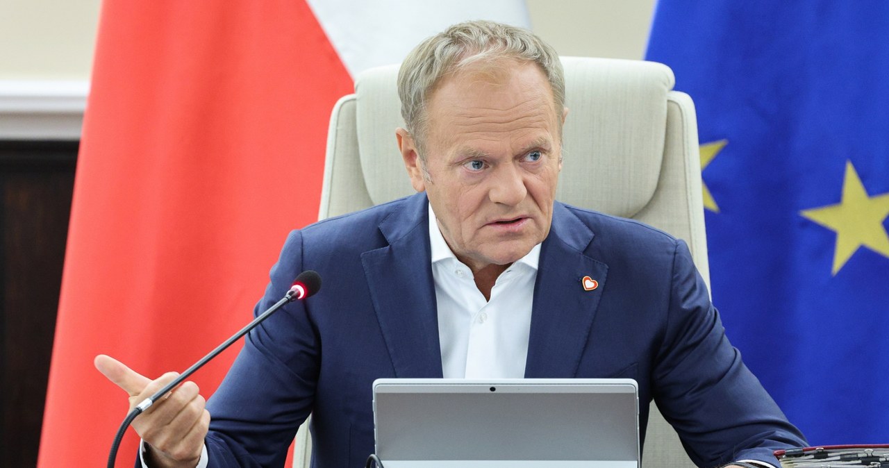 Premier Donald Tusk zapowiedział duże ułatwienia dzięki deregulacji. Nad pakietem dziewięciu ustaw pracuje rząd /Szymon Pulcyn /PAP