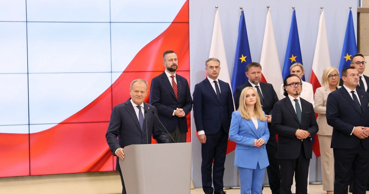 Premier Donald Tusk zaprezentował nowy skład rządu. Politycy PiS komentują /Anita Walczewska /East News