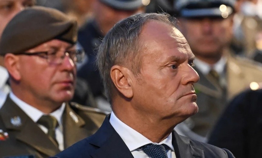 Premier Donald Tusk zareagował na wielokrotne naruszenie polskiej przestrzeni powietrznej po ataku Rosji na Ukrainę /Adam Warżawa /PAP