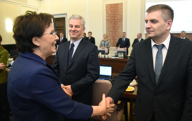 Premier Ewa Kopacz i minister zdrowia Bartosz Arłukowicz /Radek Pietruszka /PAP