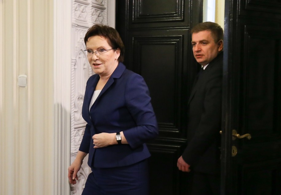 Premier Ewa Kopacz (P) i minister zdrowia Bartosz Arłukowicz (L) /Paweł Supernak  /PAP