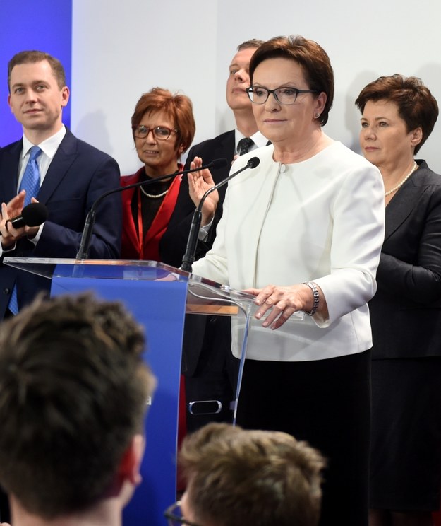 Premier Ewa Kopacz podczas wieczoru wyborczego Platformy Obywatelskiej /Radek Pietruszka /PAP