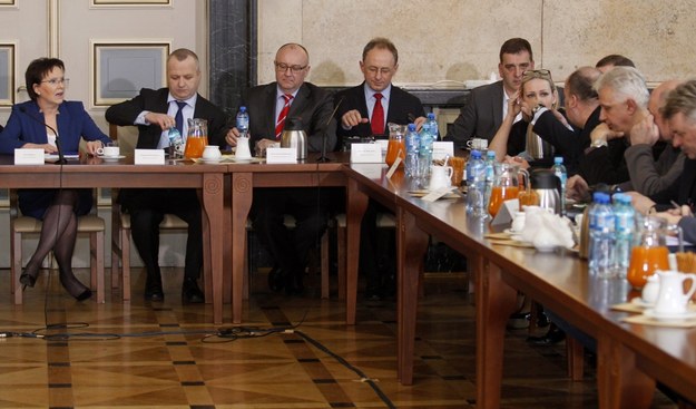 Premier Ewa Kopacz spotkała się ze związkowcami i samorządowcami /Andrzej Grygiel   (PAP) /PAP
