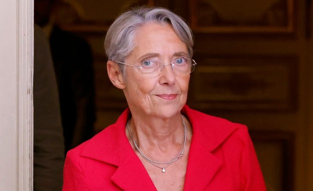 Premier Francji chciała odejść. Macron odrzucił jej dymisję